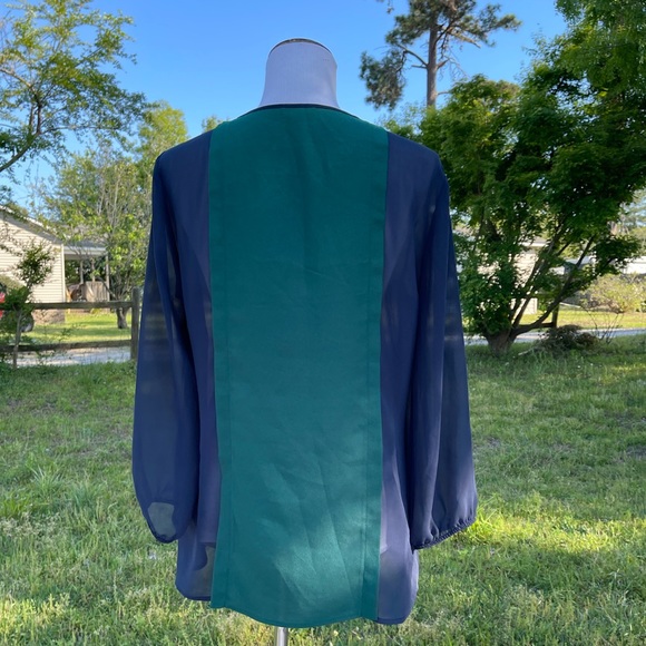 Ann Taylor Blouse Size 10 - Picture 3 of 7